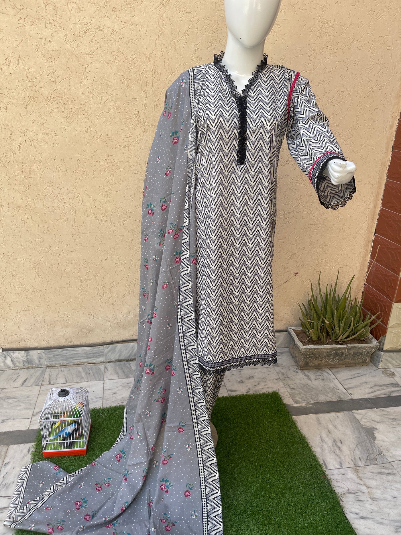 3-Piece Zig Zag Lines Lawn Suit with Lace Work LL0890