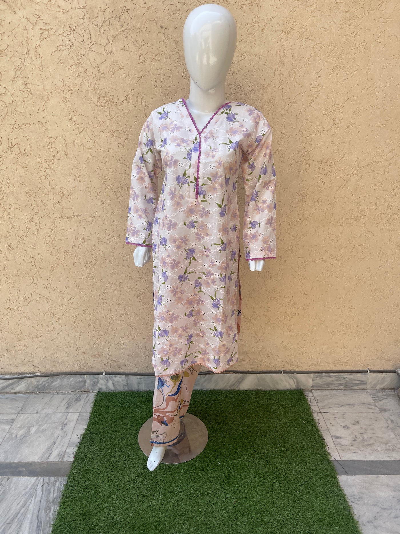 2pc Lilac Chikenkari Shirt with Lawn Trouser – LL0908