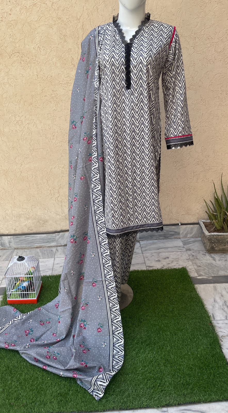 3-Piece Zig Zag Lines Lawn Suit with Lace Work LL0890