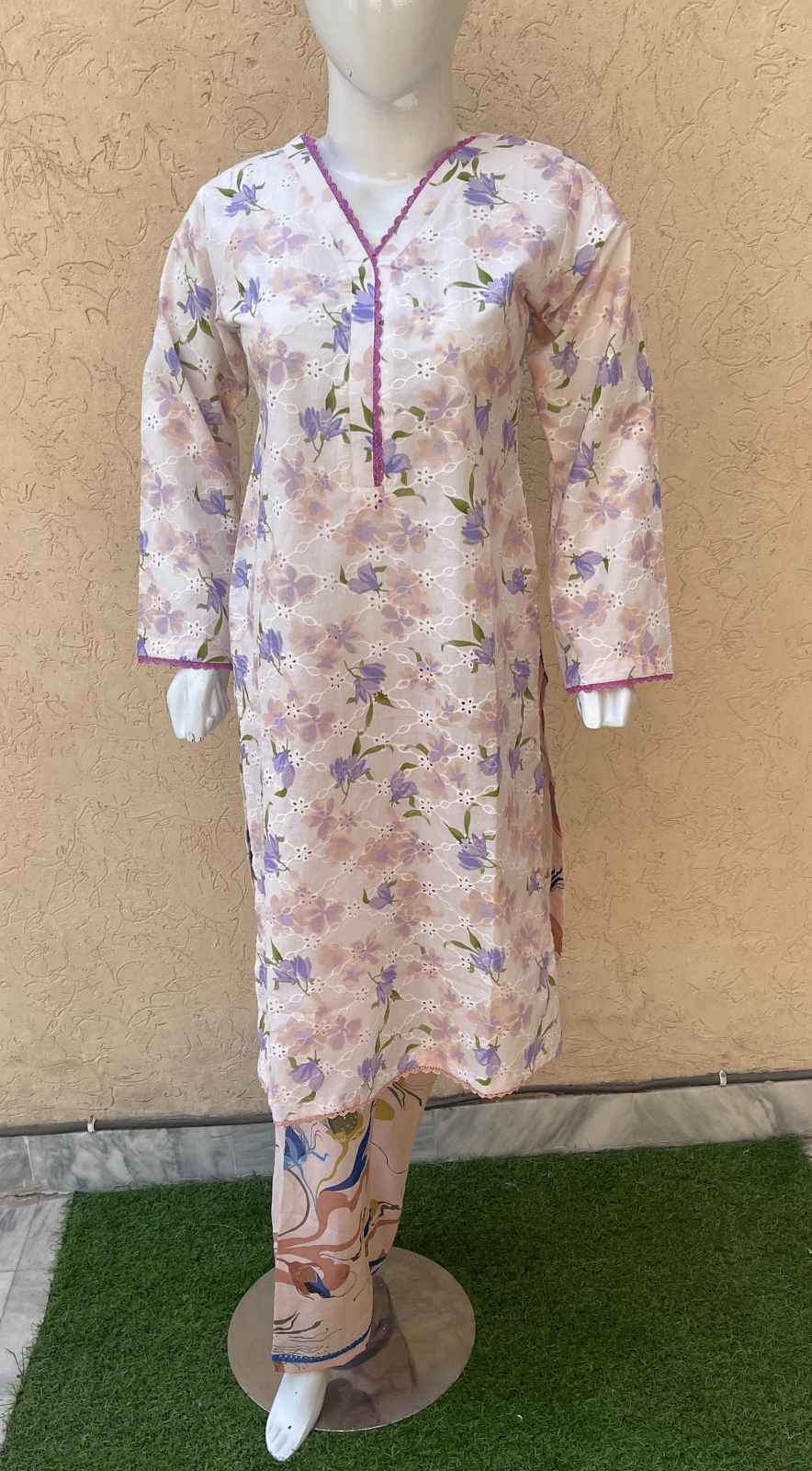 2pc Lilac Chikenkari Shirt with Lawn Trouser – LL0908