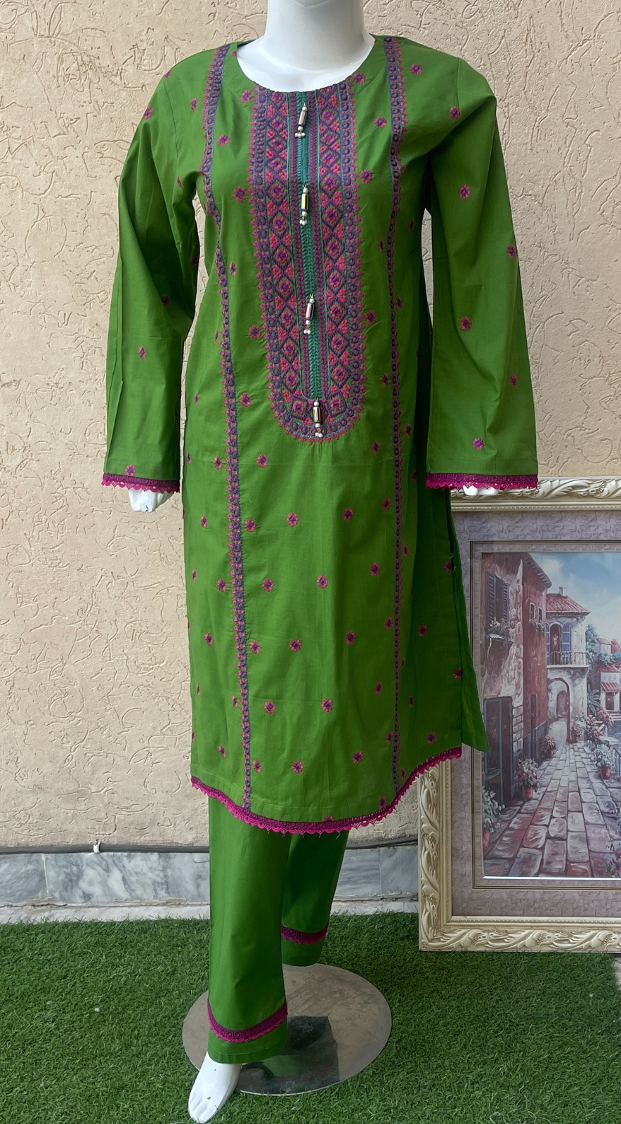 Elegant Embroidered Lawn Suit - 2 Piece Set LL0859